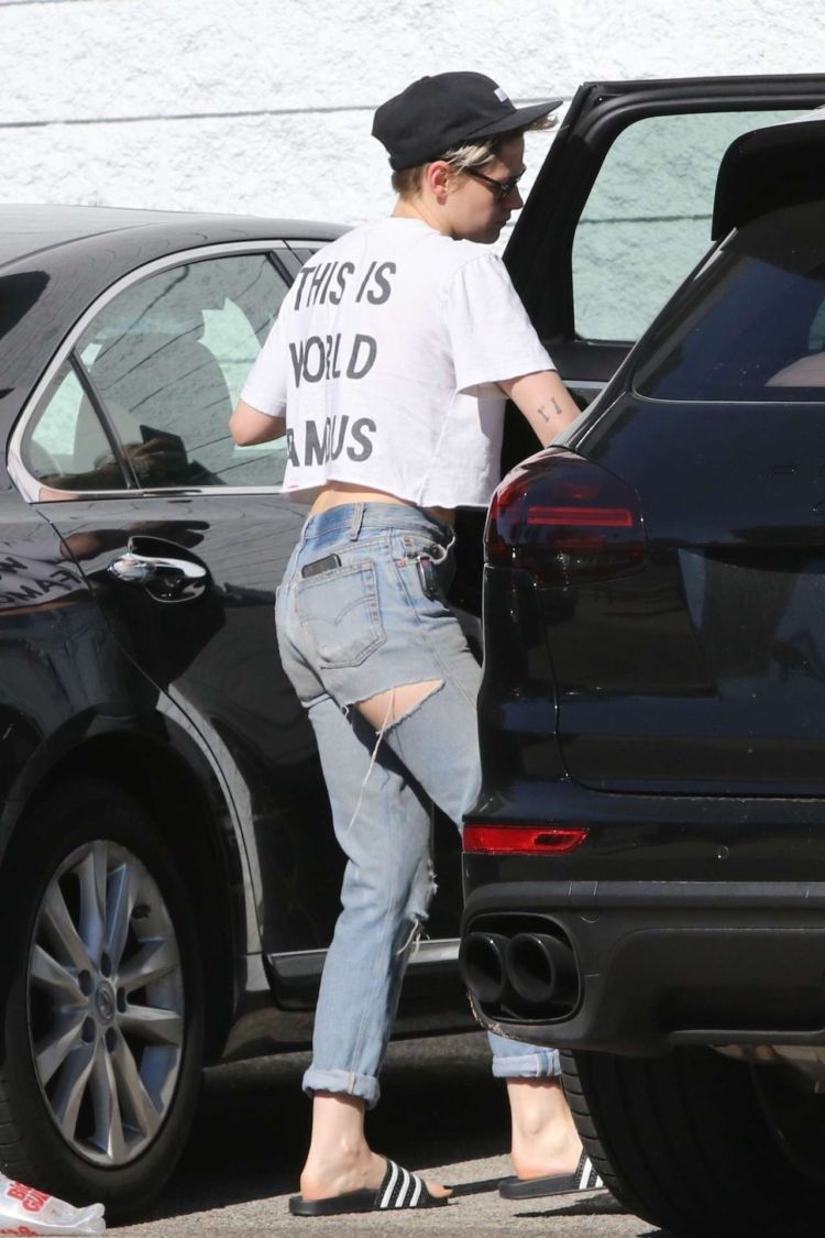 Kristen Stewart Candids While Leaving Nail Bar In West Hollywood
