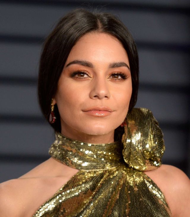 Vanessa Hudgens Shines At Vanity Fair Oscar Party 2019 | Glamistan.com