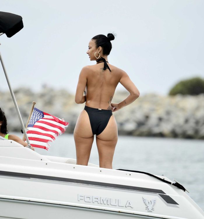 Draya Michele Enjoying The Day In Swimsuit On A Yacht