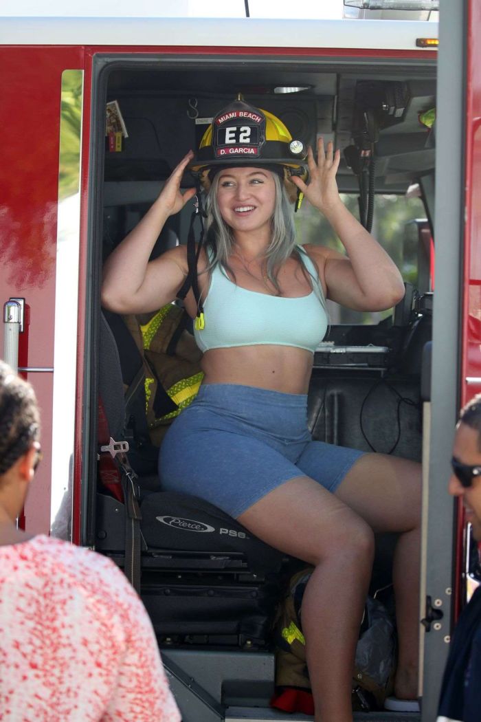Iskra Lawrence On A Bikini Vacation At Miami Beach