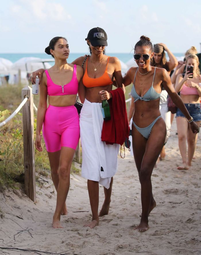 Jasmine Tookes, Shanina Shaik And Lais Ribeiro Together On The Beach In Miami