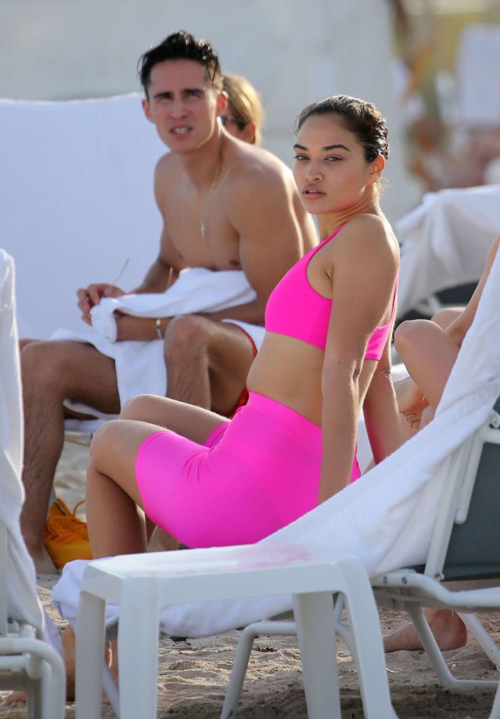 Jasmine Tookes, Shanina Shaik And Lais Ribeiro Together On The Beach In Miami