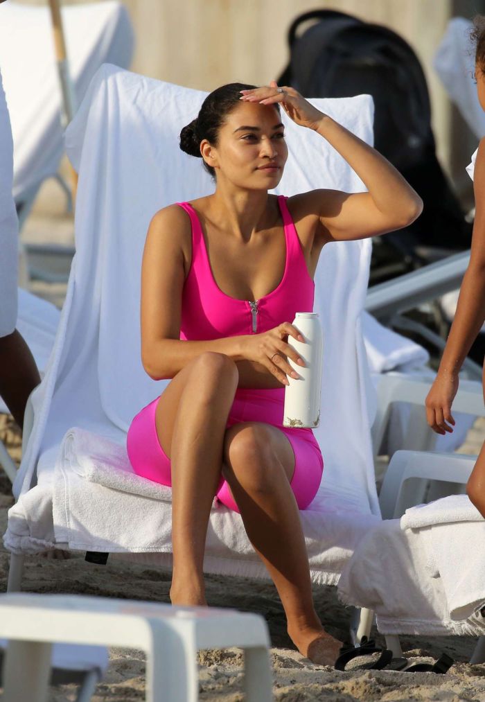 Jasmine Tookes, Shanina Shaik And Lais Ribeiro Together On The Beach In Miami
