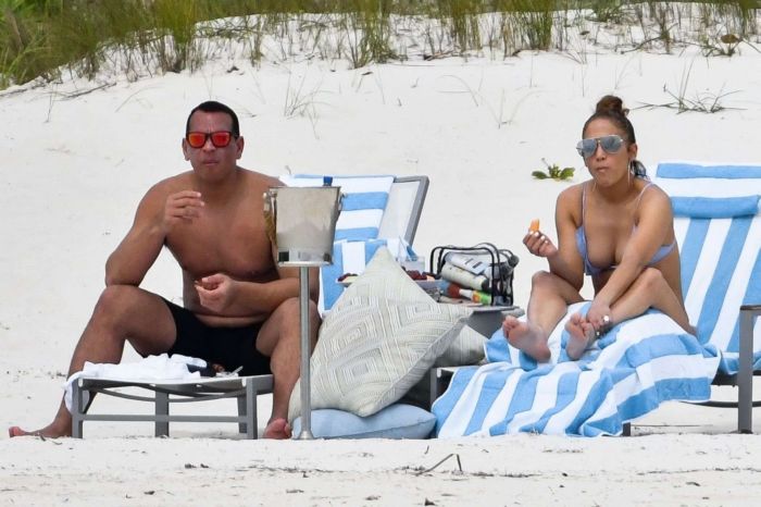 Jennifer Lopez On A Bikini Holiday At The Beach In Bahamas