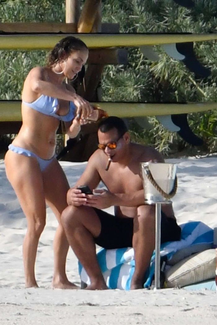 Jennifer Lopez On A Bikini Holiday At The Beach In Bahamas