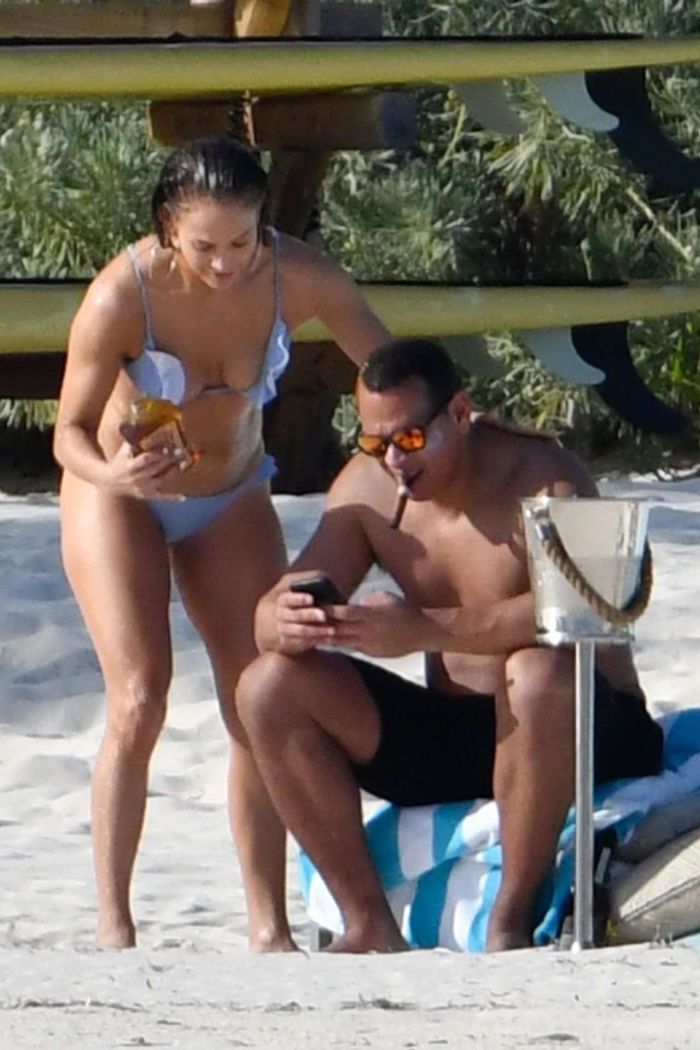 Jennifer Lopez On A Bikini Holiday At The Beach In Bahamas