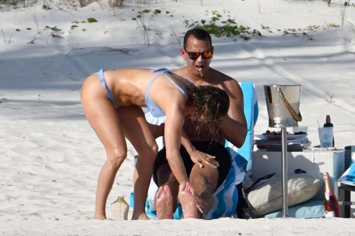Jennifer Lopez On A Bikini Holiday At The Beach In Bahamas