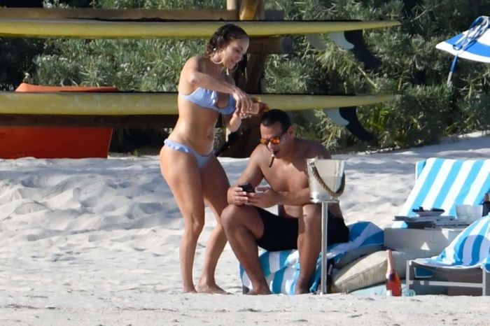 Jennifer Lopez On A Bikini Holiday At The Beach In Bahamas