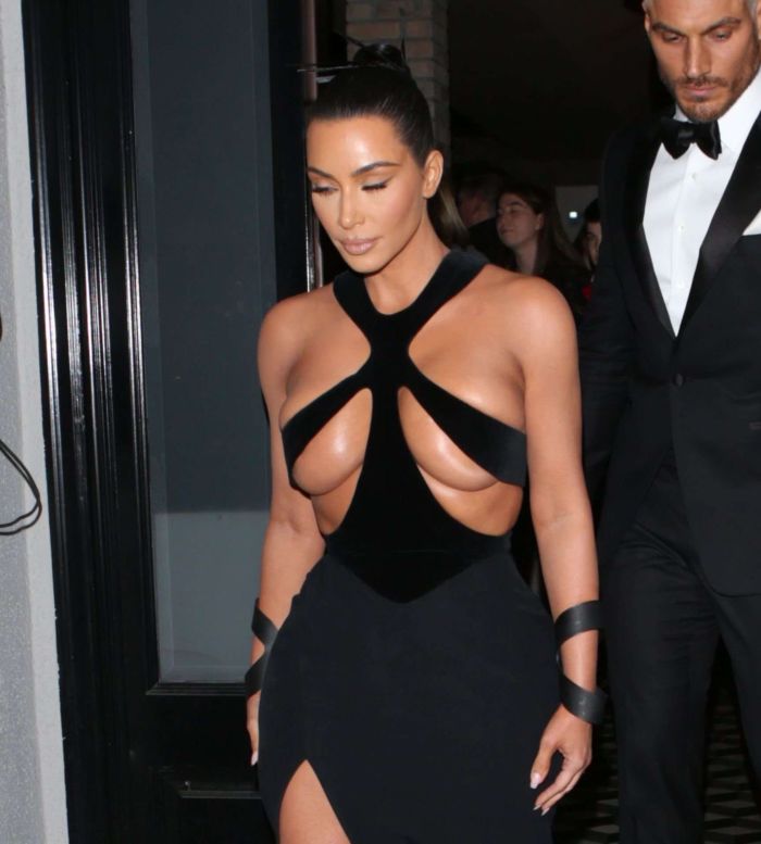 Kim Kardashian Arrives At 5th Annual Hollywood Beauty Awards