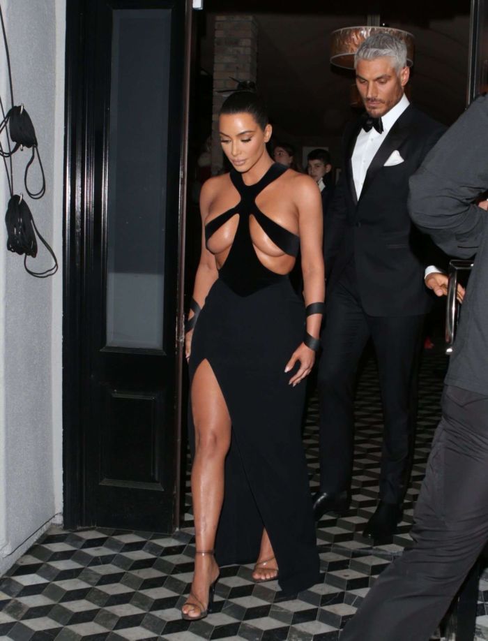Kim Kardashian Arrives At 5th Annual Hollywood Beauty Awards