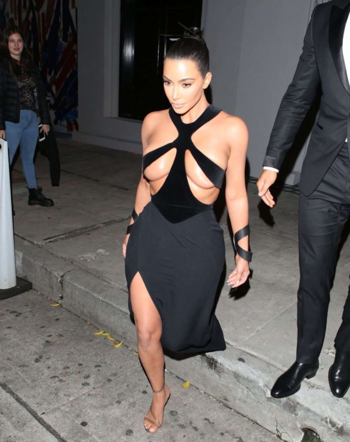 Kim Kardashian Arrives At 5th Annual Hollywood Beauty Awards
