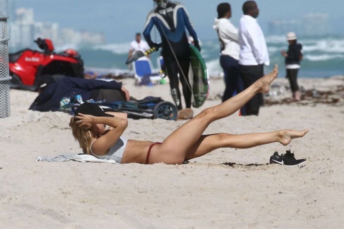 Kimberley Garner Does Bikini Workout On The Beach In Miami