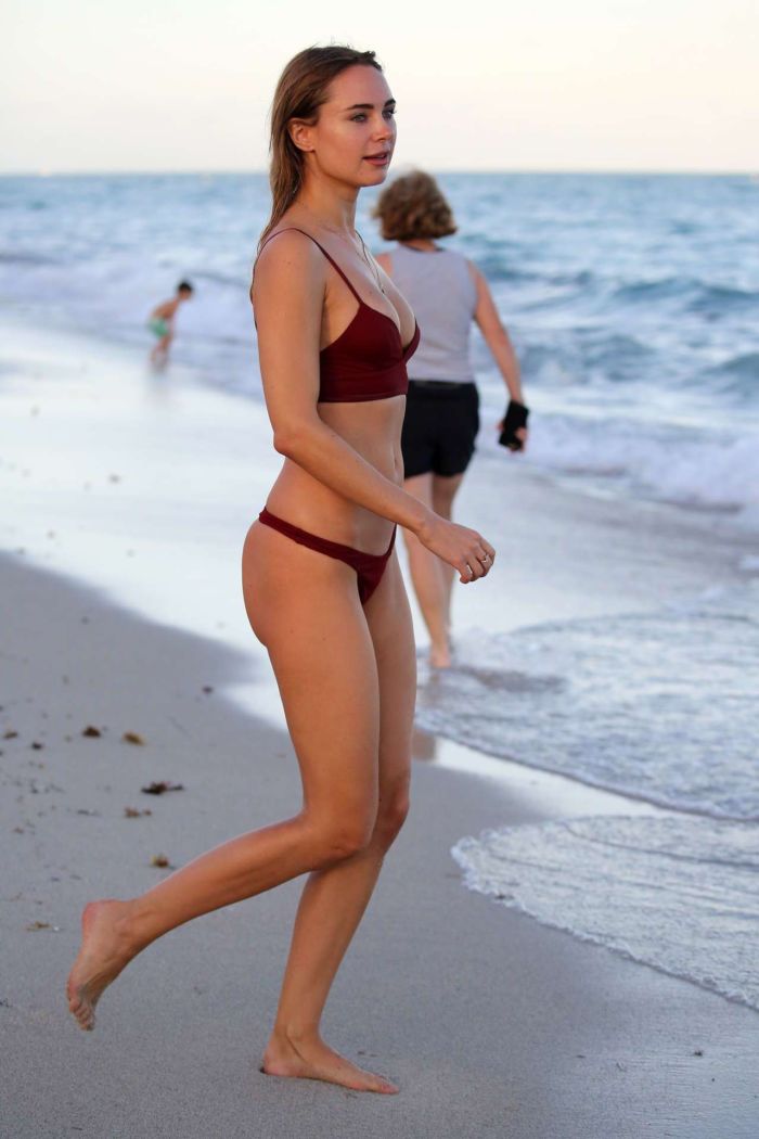 Kimberley Garner Hits The Miami Beach In Bikini