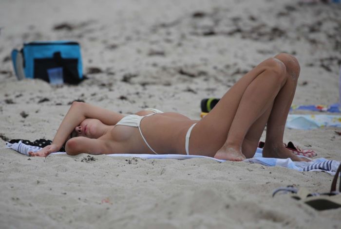 Kimberley Garner In A White Bikini At The Beach In Miami
