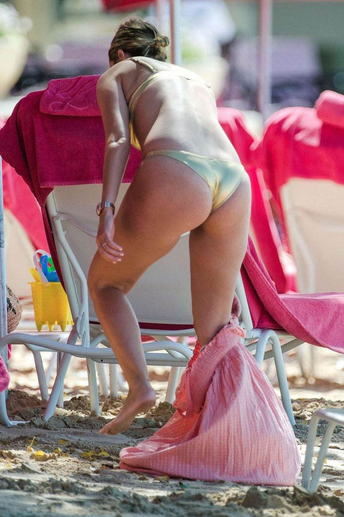 Rhea Durham Candids At A Beach In Barbados