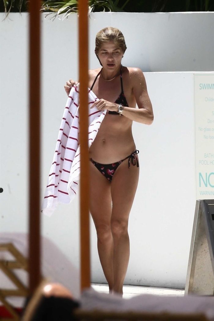 Selma Blair Relaxing At The Poolside In Bikini