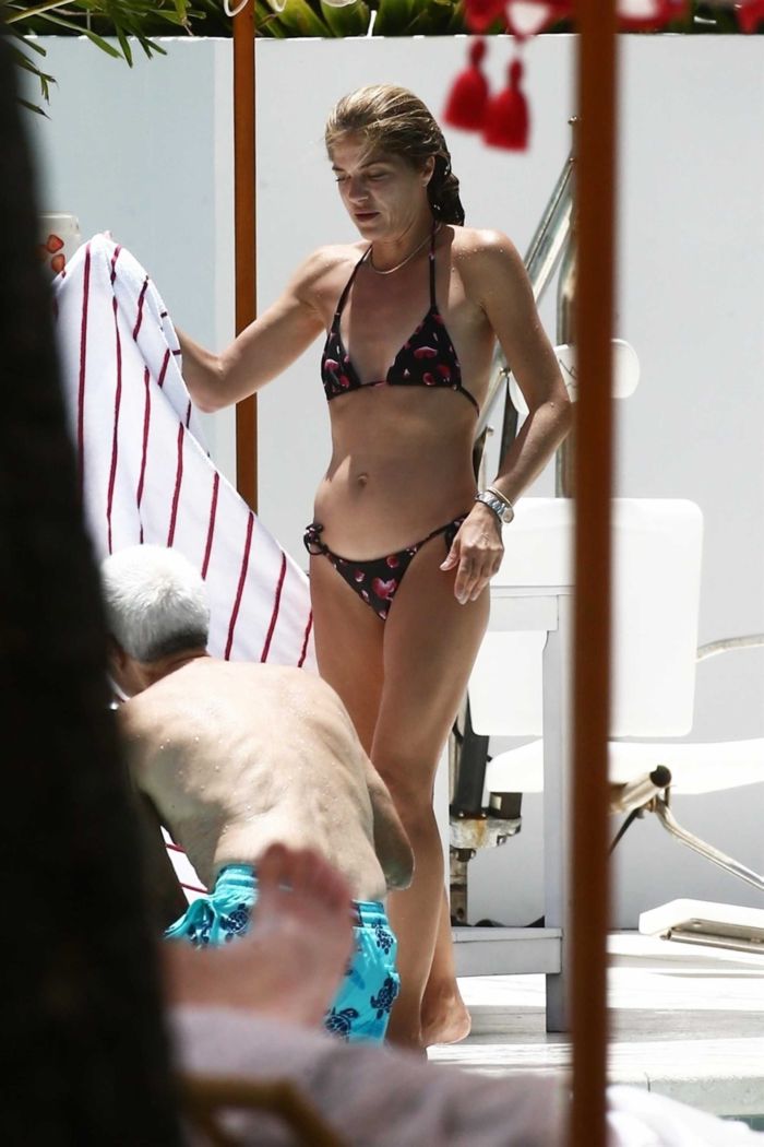Selma Blair Relaxing At The Poolside In Bikini