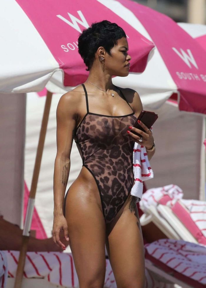 Teyana Taylor In A Black Swimsuit At The Beach In Miami